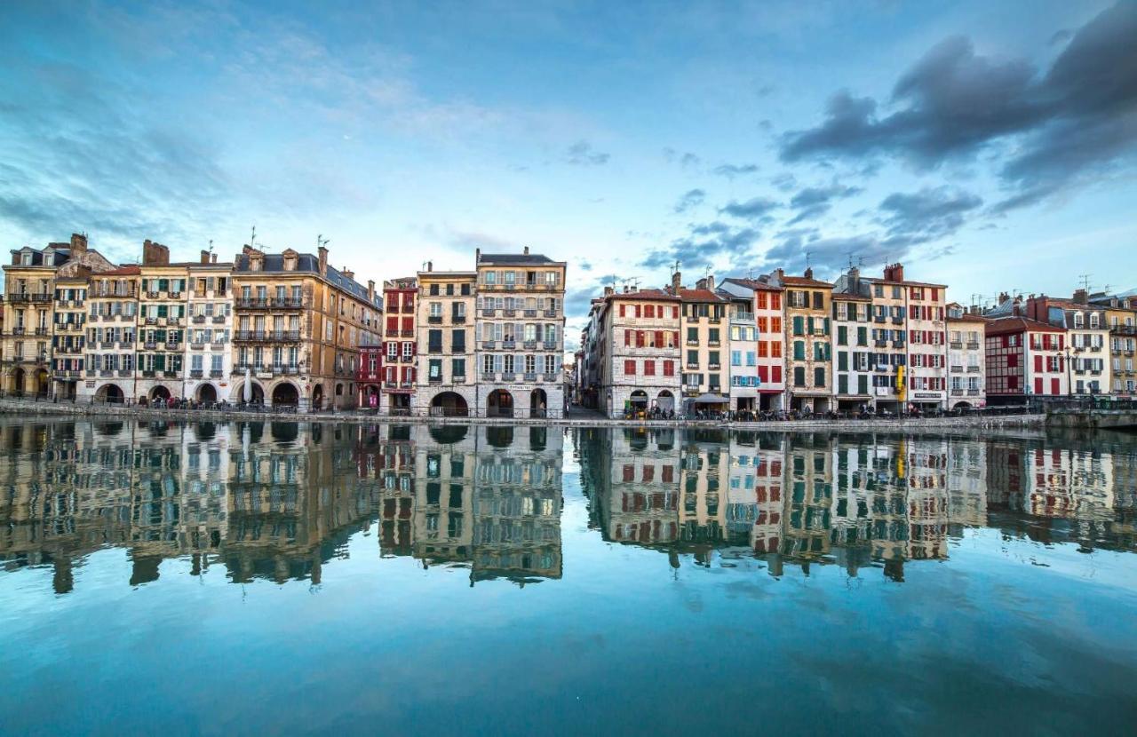 Carre Des Halles Centre Historique Apartment Байон Екстериор снимка